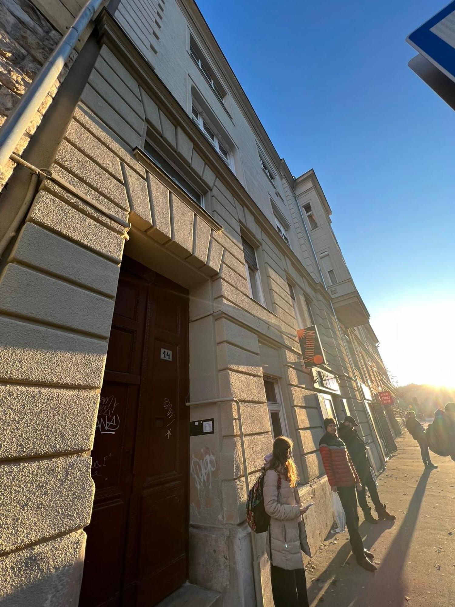 Goldensun Apartment Budapeste Exterior foto